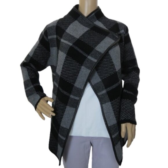 Papillon Black & Grey Plaid Wrap Cardigan - Picture 2 of 5